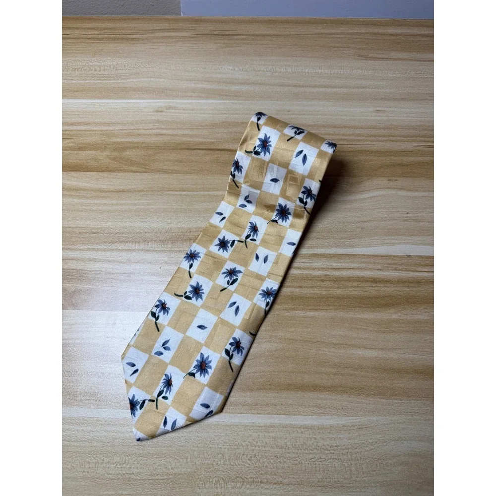 Jeffrey Beene Men's Necktie Yellow Floral Business